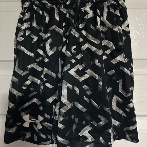 4 pair of boys shorts - Picture 2 of 16